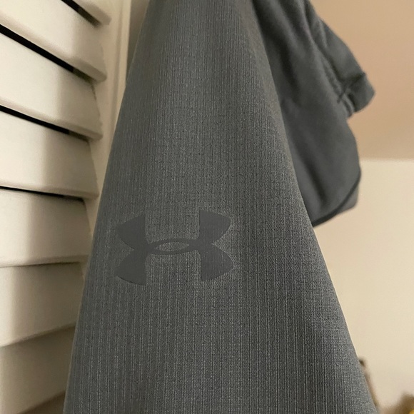 Men’s Under Armour Hoodie size small - Picture 4 of 4